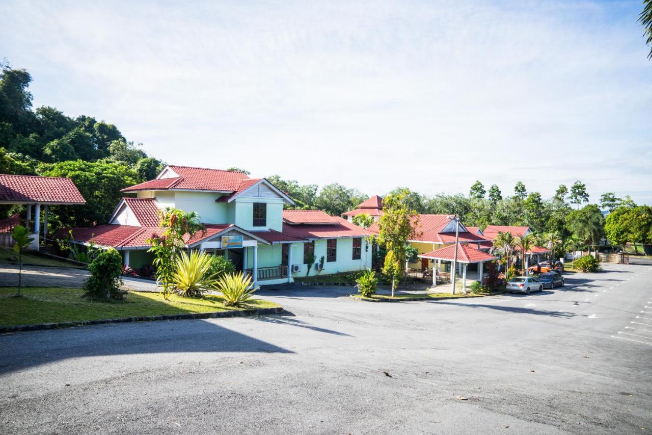 Terap Inn Kampong Raja Exteriör bild