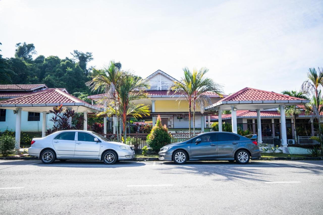 Terap Inn Kampong Raja Exteriör bild